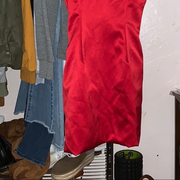 Red satin dress - Picture 2 of 2